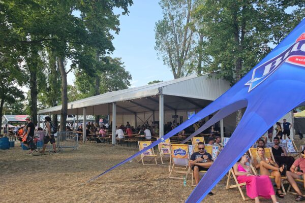 Veľkoplošné eventové stany